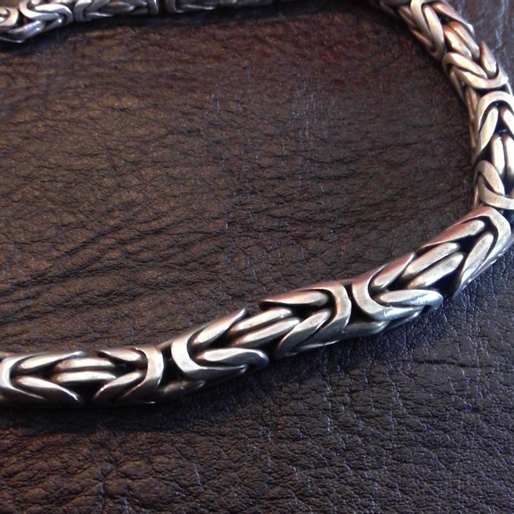 18" Sterling Silver (Stamped 925) Byzantine Chain with Toggle Closure - Picture 3 of 8